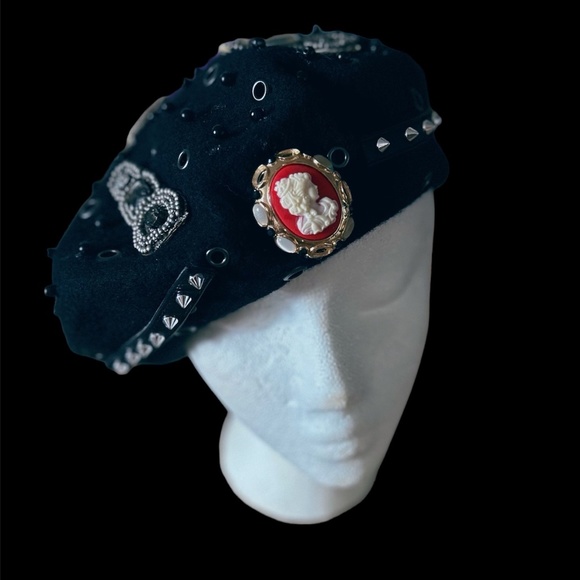 Custom Multi Wearable Beret main image 6